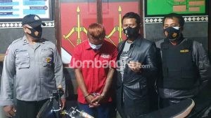 Jambret Perhiasan Emak-emak di Menganto, Pria Bertato Nyaris Dihajar Massa