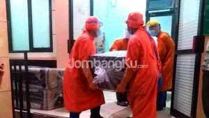 Dinilai Lamban Keluarkan Hasil Swab, Pasien RSUD Jombang Dimakamkan Gunakan Protokol Covid-19