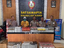 Polres Jombang Gagalkan Pengiriman Miras Ilegal, Sita 450 Botol Arak Bali