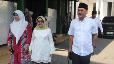 Warsubi-Salman Unggul di Pilkada Jombang, Mundjidah-Sumrambah Beri Selamat