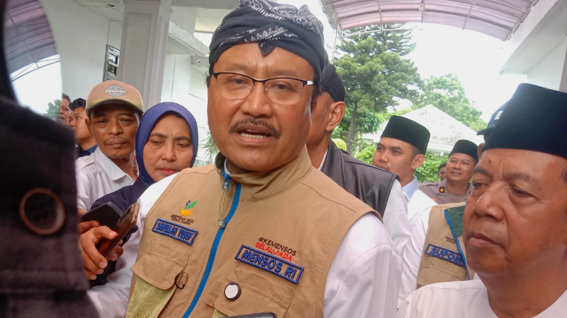 Menteri Sosial RI Syaifullah Yusuf atau Gus Ipul, di Pendopo Kabupaten Jombang, Jawa Timur, Minggu (9/3/2025).