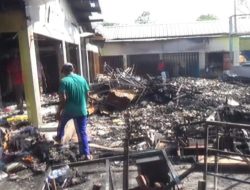 Kebakaran Landa Pasar Mojoduwur, 16 Kios Rusak dan Kerugian Capai Rp. 1 Miliar