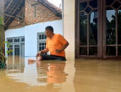 Belasan Desa di Jombang Dilanda Banjir Setelah Diguyur Hujan Sejak Minggu Petang
