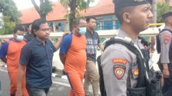Salah satu perampokan penumpang bus, digelandang petugas di Mapolres Jombang, Senin (16/6/2025)