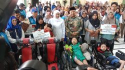 Khofifah Serahkan Bantuan Sosial Senilai Rp 5,69 Miliar di Jombang