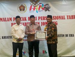 Goresan Iman dari Jombang: Kisah Sakal Menjaga Warisan Kaligrafi