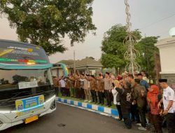 CJH Kloter 60-61 Asal Jombang Diberangkatkan, Diminta Jaga Kesehatan di Cuaca Ekstrem