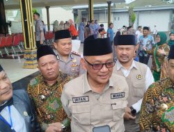 Turut Lepas Keberangkatan CJH Asal Jombang, Menteri Haji dan Umrah Mewanti-wanti Soal Jalur Ilegal